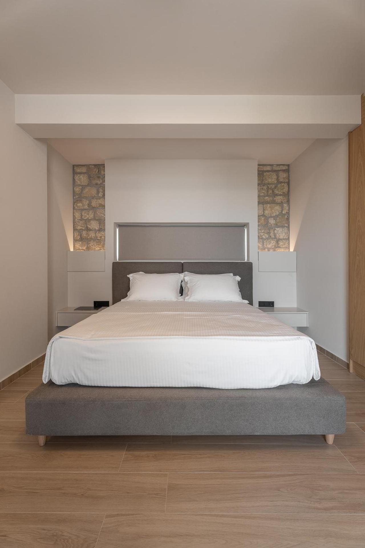 Piccadill Luxury * Methoni (Messenia)